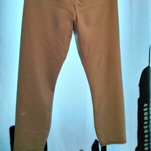 Alo airlift high waist conceal zip  capri gravel